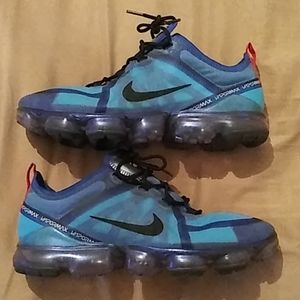 Nike cap vapor max